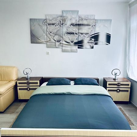 Chambre Et Sdd Privees Dans Une Maison Partagee Avec Des Residents Bergen Buitenkant foto
